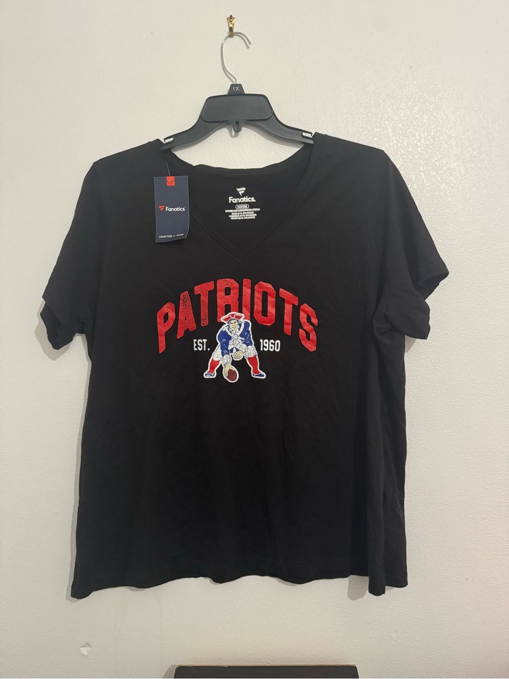 Fanatics Black New England Patriots Red Arch V-Neck Tee